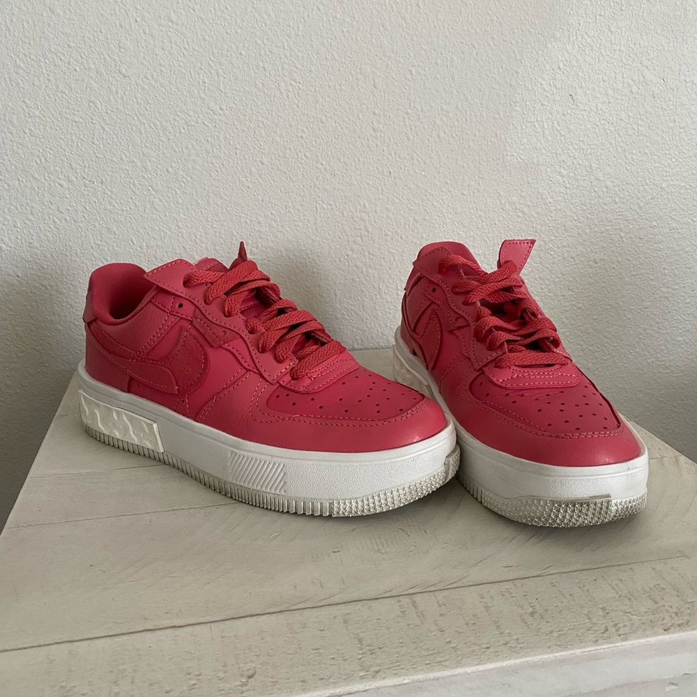 Nike women’s size 6